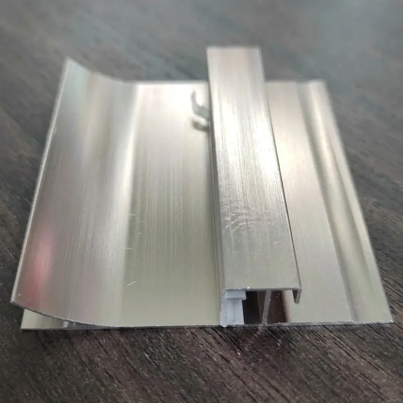 Aluminium Profile (4) Satin Silver Internal Cove Trim - Image 1